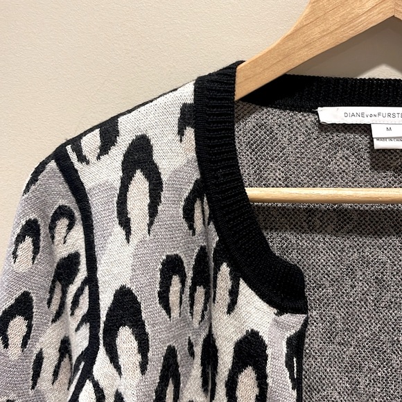 DIANE von FURSTENBERG - Cropped Wool Animal Print Cardigan - Picture 3 of 10